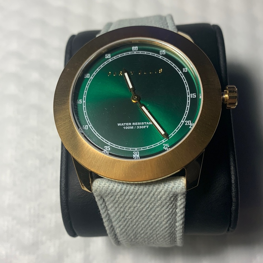 Perry Ellis Men’s Elegant Watch. Gold